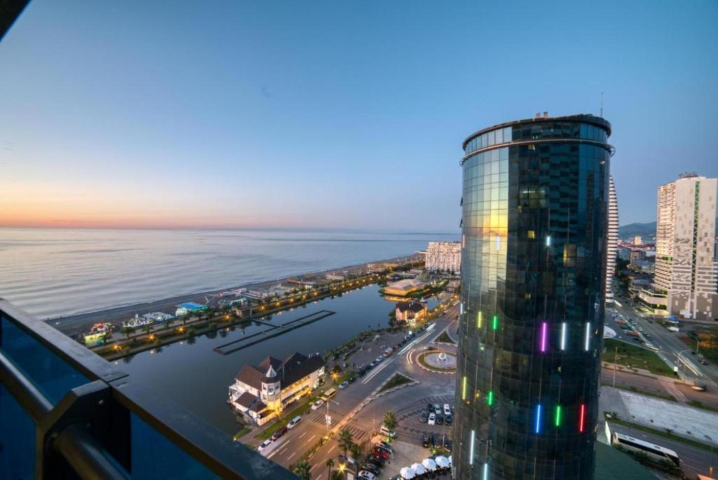 Delux Sea View Aparthotel In Orbi City Batumi Exterior photo